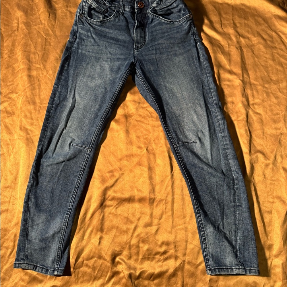 Youth size 10-11 Y Denim & Denim Relaxed Coupe Tapered leg Gentle Used